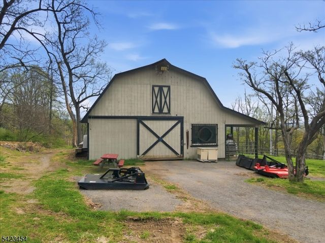3 Hillbrook Lane, Holland Twp., NJ 08848
