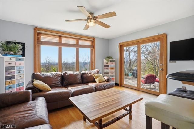 3 Hillbrook Lane, Holland Twp., NJ 08848