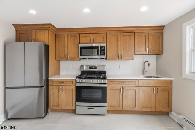23 Prospect St, Clifton City, NJ 07011