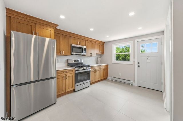 23 Prospect St, Clifton City, NJ 07011