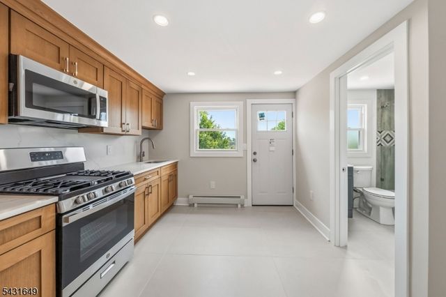 23 Prospect St, Clifton City, NJ 07011