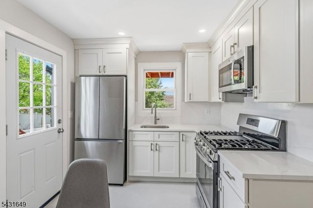 23 Prospect St, Clifton City, NJ 07011