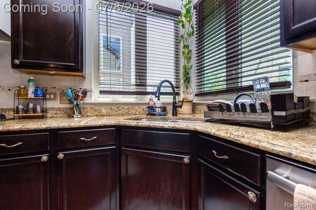 51103 Upland View Street, Canton, MI 48188