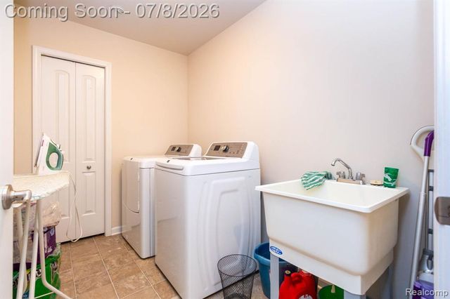 51103 Upland View Street, Canton, MI 48188