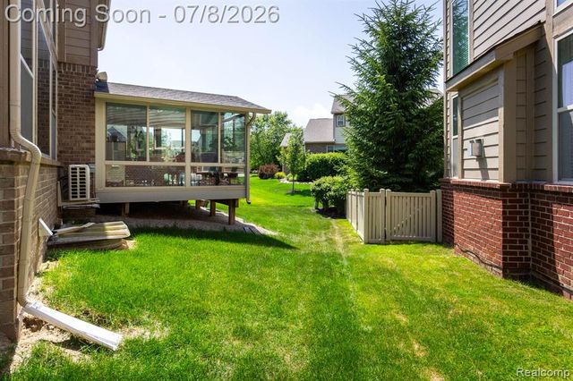 51103 Upland View Street, Canton, MI 48188