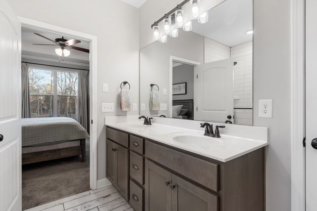 1509 Tara Ct, Lebanon, TN 37087