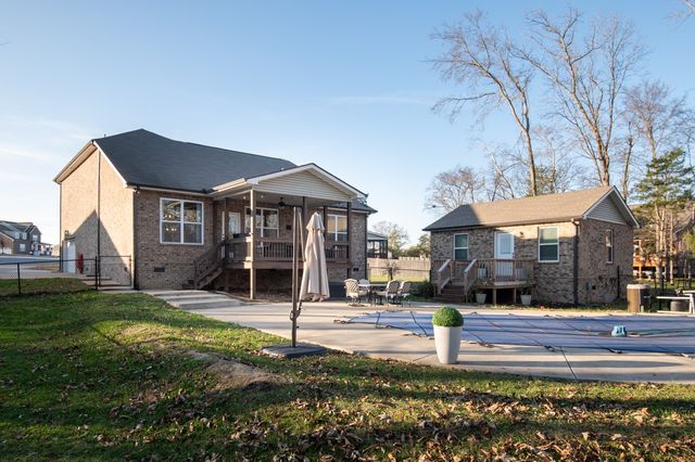 1509 Tara Ct, Lebanon, TN 37087