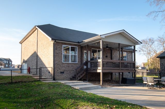 1509 Tara Ct, Lebanon, TN 37087