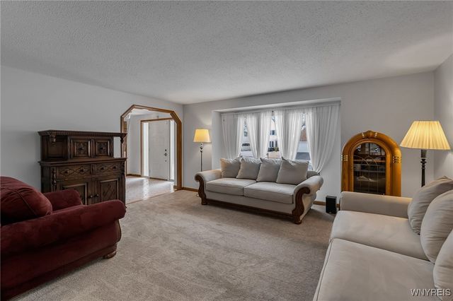 141 Shellridge Drive, Amherst, NY 14051