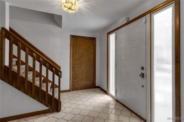 141 Shellridge Drive, Amherst, NY 14051