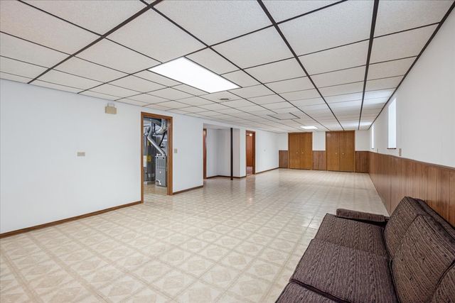 8307 S 77th Court, Bridgeview, IL 60455