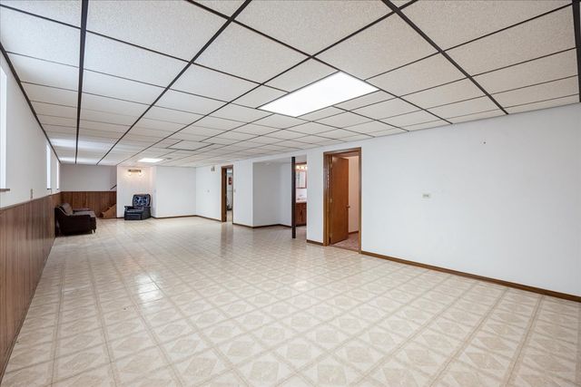 8307 S 77th Court, Bridgeview, IL 60455