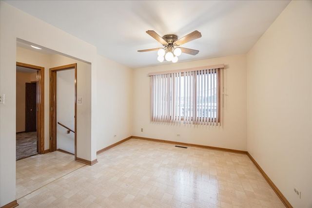 8307 S 77th Court, Bridgeview, IL 60455