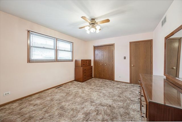 8307 S 77th Court, Bridgeview, IL 60455