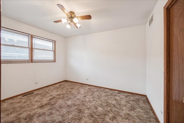 8307 S 77th Court, Bridgeview, IL 60455