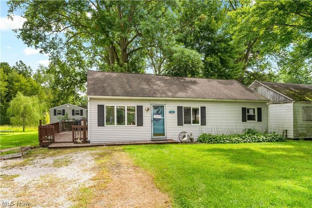 1431 Pin Oak Drive, Akron, OH 44312