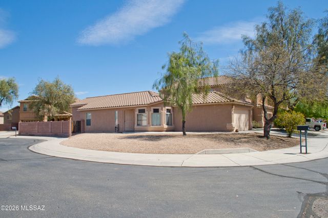 8876 N Misty Brook Drive, Tucson, AZ 85743