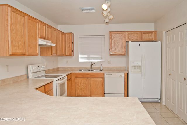 8876 N Misty Brook Drive, Tucson, AZ 85743