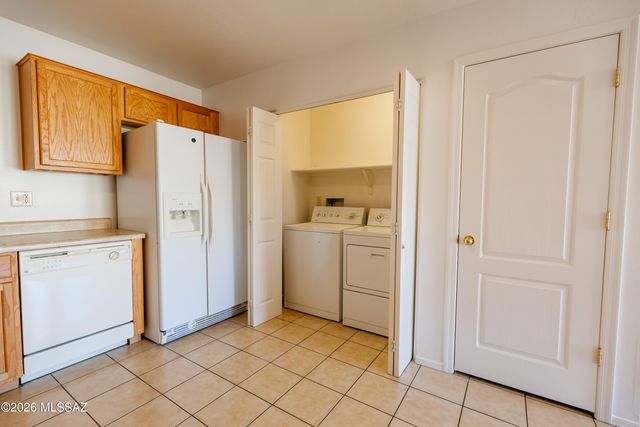 8876 N Misty Brook Drive, Tucson, AZ 85743