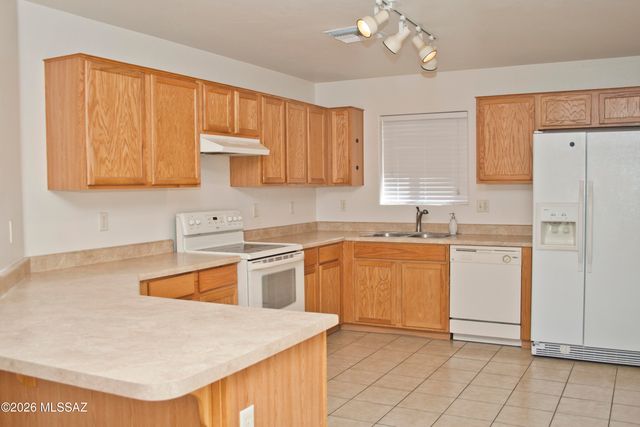 8876 N Misty Brook Drive, Tucson, AZ 85743