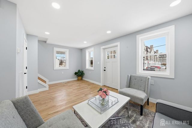 115 Frank Street, Franklin Twsp, NJ 08873