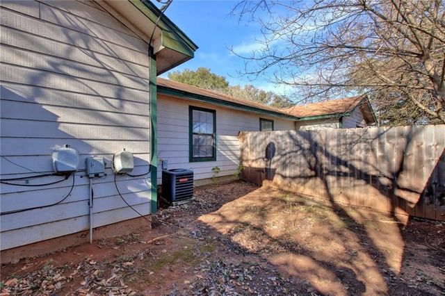 204 Hall ST D, Elgin, TX 78621