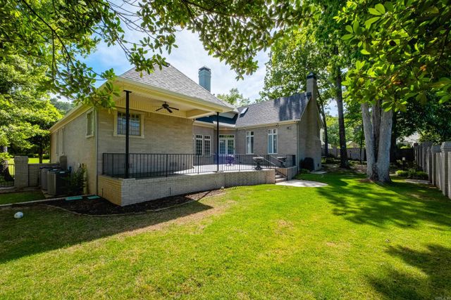 18 Hickory Creek Drive, Little Rock, AR 72212
