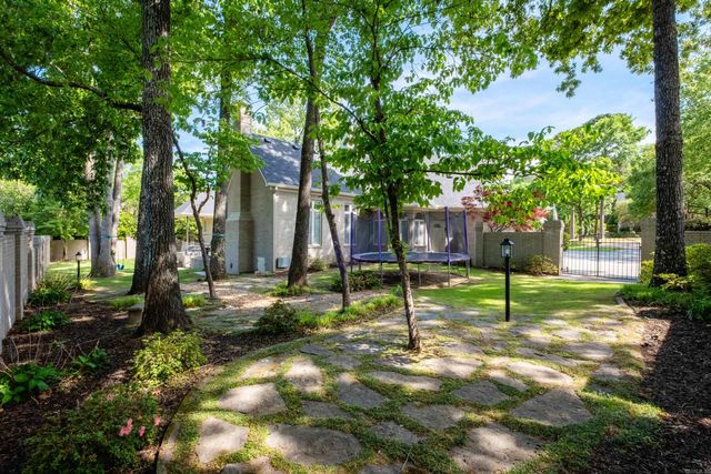 18 Hickory Creek Drive, Little Rock, AR 72212