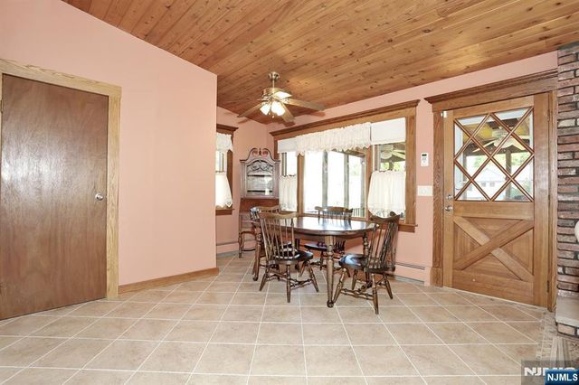 116 W Quackenbush Avenue, Dumont, NJ 07628