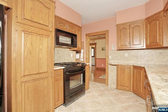 116 W Quackenbush Avenue, Dumont, NJ 07628