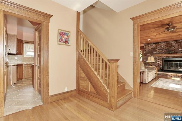 116 W Quackenbush Avenue, Dumont, NJ 07628
