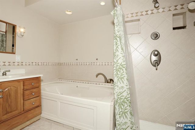 116 W Quackenbush Avenue, Dumont, NJ 07628
