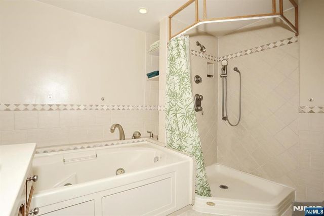 116 W Quackenbush Avenue, Dumont, NJ 07628