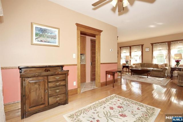116 W Quackenbush Avenue, Dumont, NJ 07628