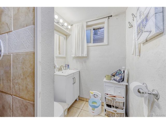 7391 Bronco Rd, Denver, CO 80221