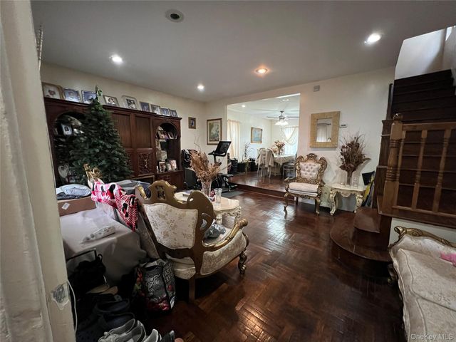 104-09 201 Street, Saint Albans, NY 11412