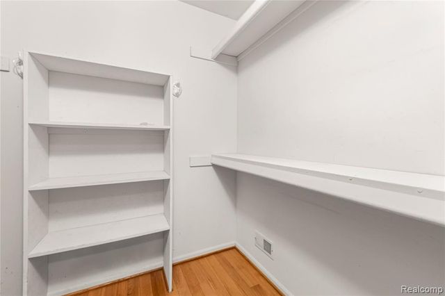 55206 Leonard Court, Shelby Twp, MI 48316