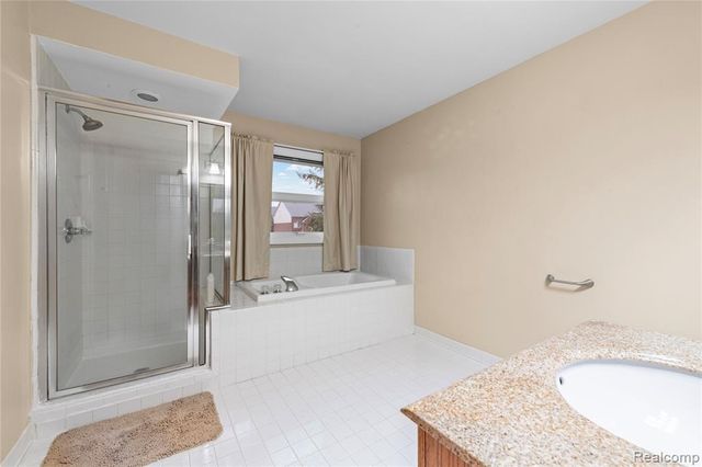 55206 Leonard Court, Shelby Twp, MI 48316