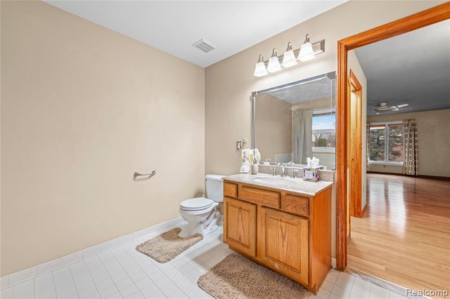 55206 Leonard Court, Shelby Twp, MI 48316