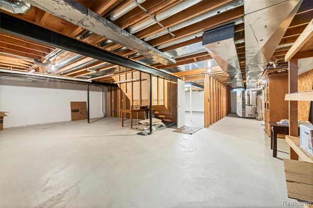 55206 Leonard Court, Shelby Twp, MI 48316