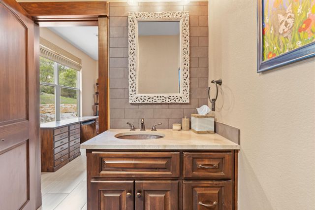 20117 Moon Dance LN, Spicewood, TX 78669