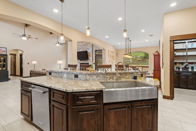 20117 Moon Dance LN, Spicewood, TX 78669