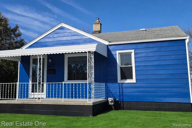 1421 E Evelyn Avenue, Hazel Park, MI 48030