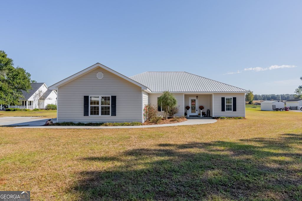 6664 Southside Drive, Blackshear, GA 31516