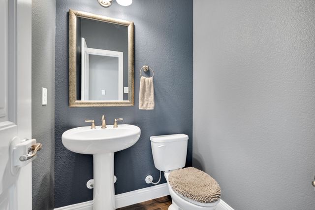 405 Ashlawn Drive, Midlothian, TX 76065