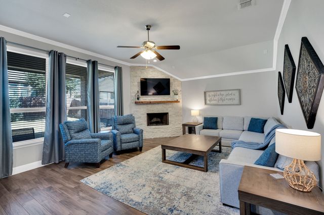 405 Ashlawn Drive, Midlothian, TX 76065