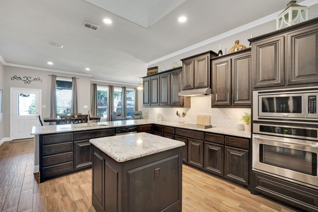 405 Ashlawn Drive, Midlothian, TX 76065