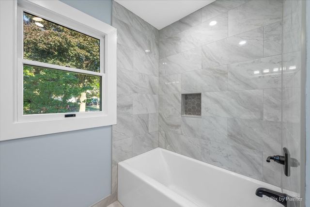 20 N Waverly Place, Mount Prospect, IL 60056