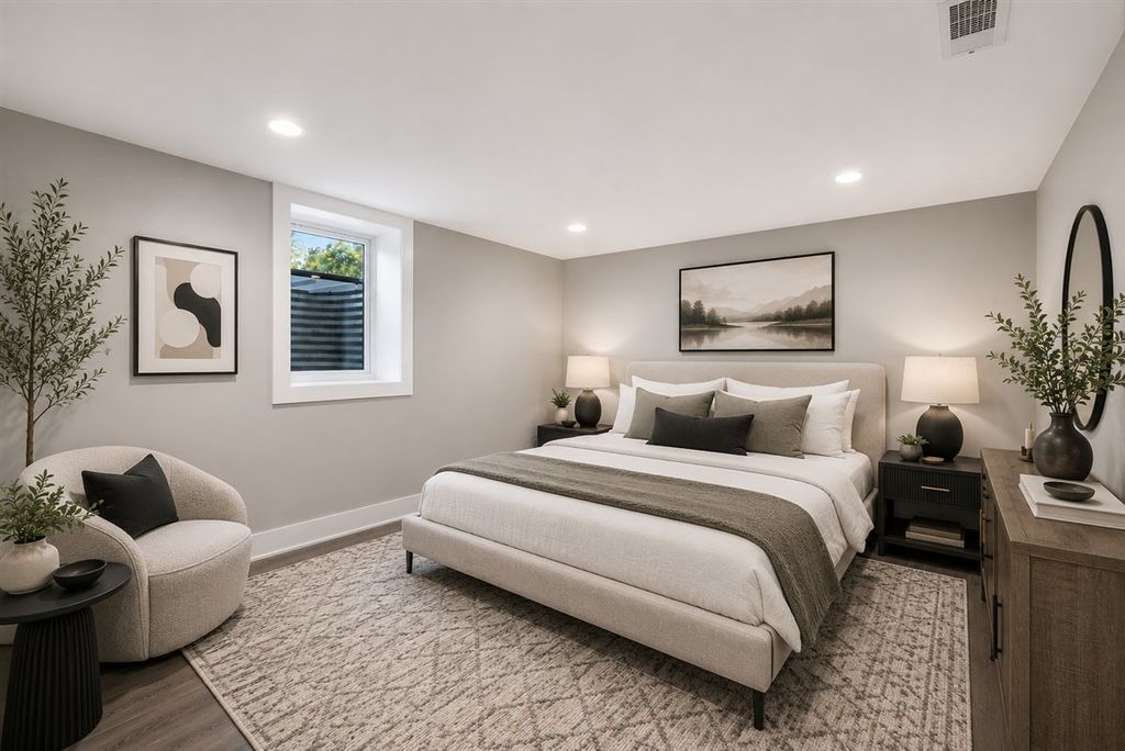 Image 15 of property listing at 20 N Waverly Place, Mount Prospect, IL 60056