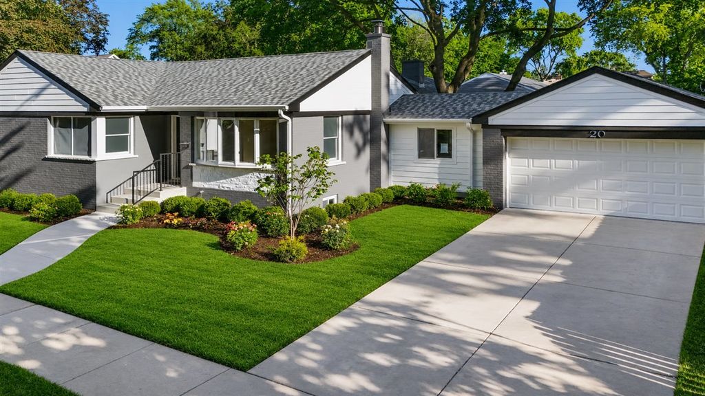 Image 23 of property listing at 20 N Waverly Place, Mount Prospect, IL 60056